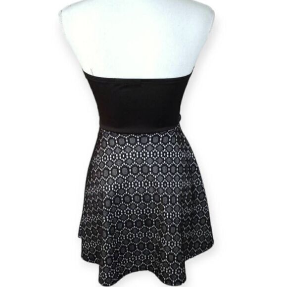 PAPAYA STRAPLESS BLACK & WHITE DRESS SZ.S EUC - Picture 4 of 6